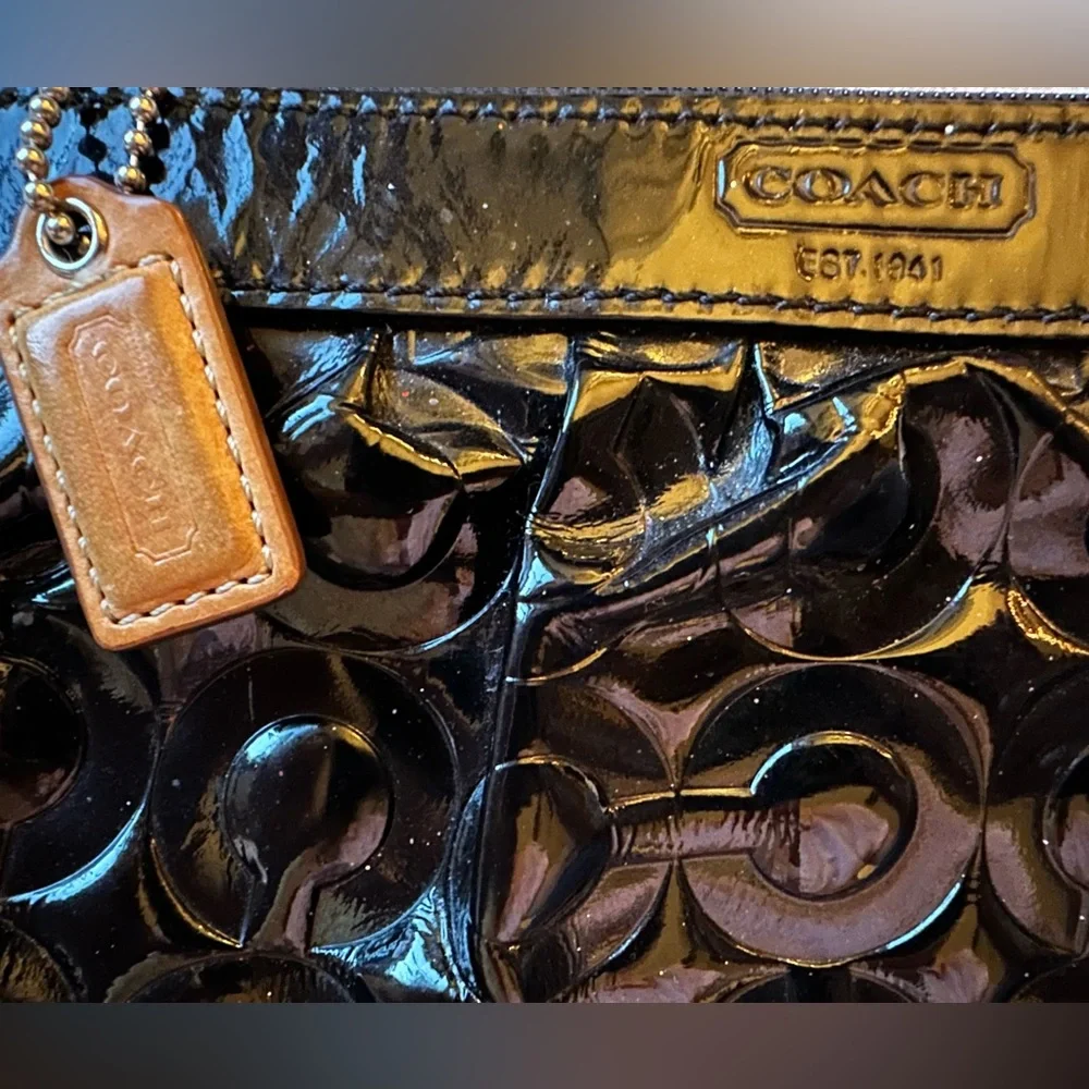 COACH Black Patent Leather Op Art Wristlet